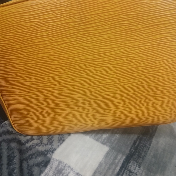 LV shoulder bag - Picture 5 of 5